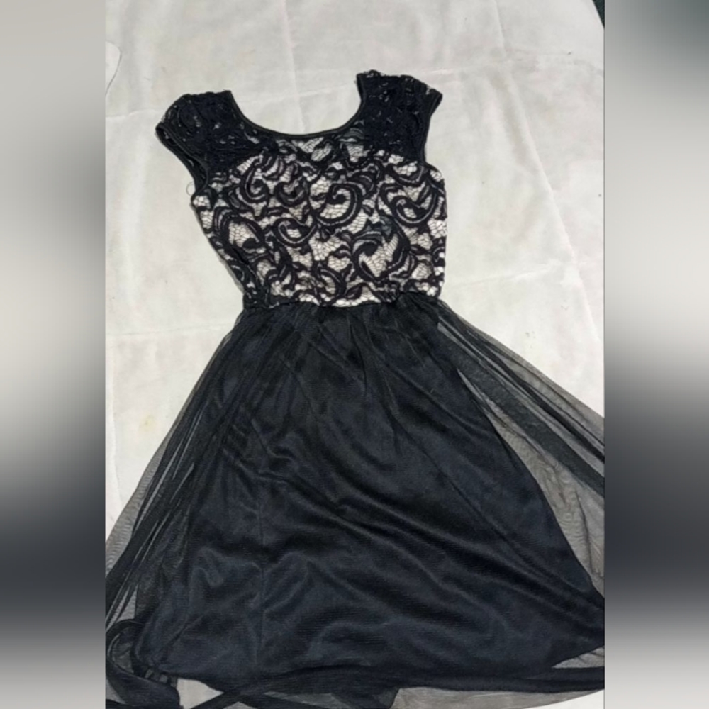 Lace open back dress